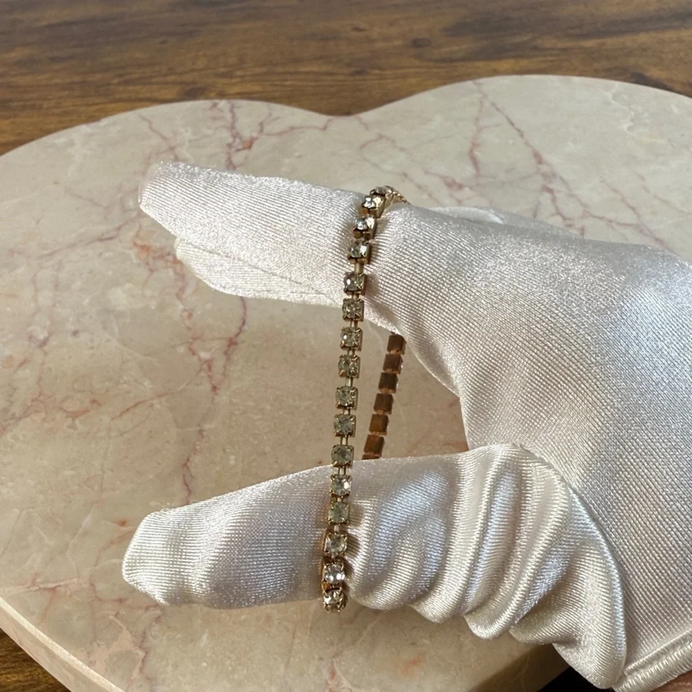 Elegant Crystal Bracelet